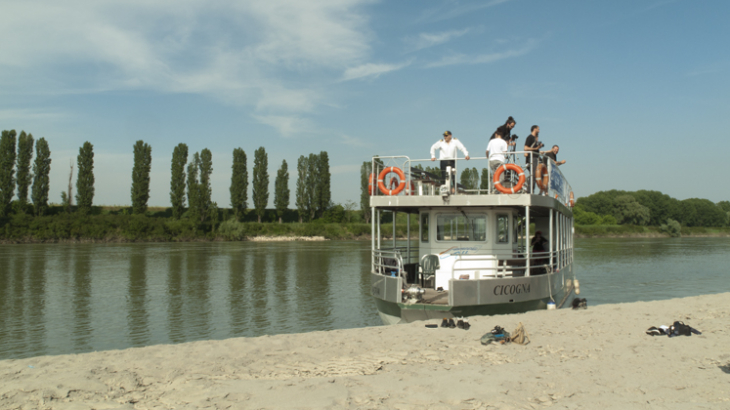 FITZCARRALDO, AVVENTURA FLUVIALE PER MENTI CREATIVE